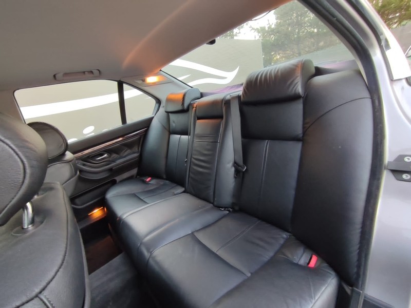 bmw-7-730i-v8-04